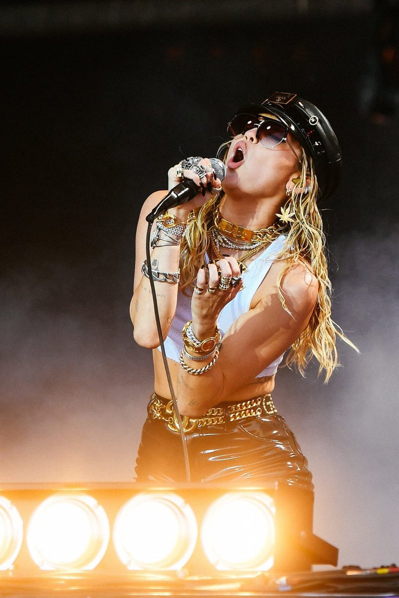 Miley Cyrus Argentina (@mcyrusargentina) on Twitter photo 12 dΓas para ver a <a href="/MileyCyrus/">Miley Cyrus</a> en el Lollapalooza Argentina 2022 π¦π·π€πΌπ₯. 12 dΓas para ver a <a href="/MileyCyrus/">Miley Cyrus</a> en el Lollapalooza Argentina 2022 π¦π·π€πΌπ₯.