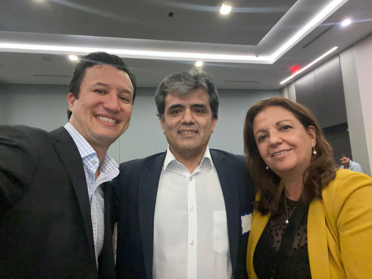 HernandoBarreto's tweet photo. Un gusto compartir dia de Colombia en Congreso Estatal de Florida con Senadora Colombo-Americana @Annette_Taddeo y con @JohncitoMoreno con quien recordamos tiempos de #Grooveshark y coincidimos en que la tecnología puesta al servicio de la democracia va a transformar la política. https://t.co/5kvsNcW13C
