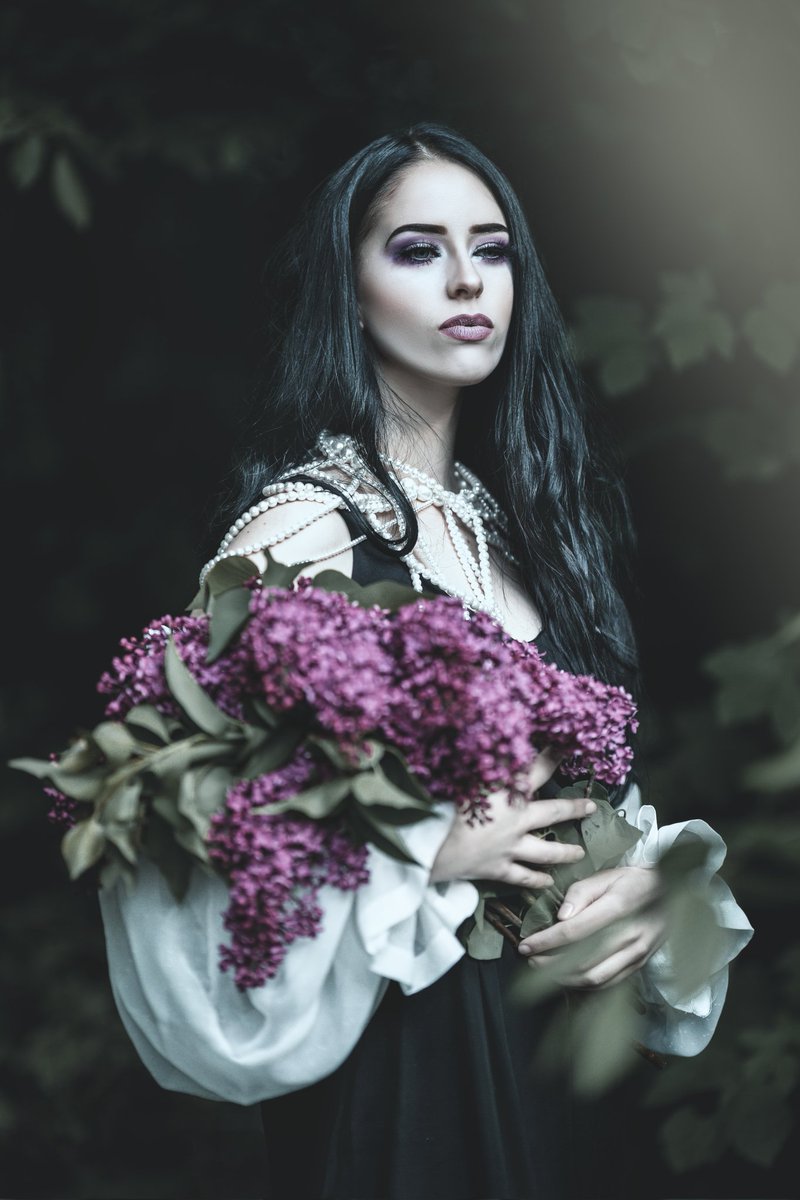 OronisW's tweet photo. Inspired by Yennefer 

#goth #gothgirl #metalhead https://t.co/67baSG4ddv