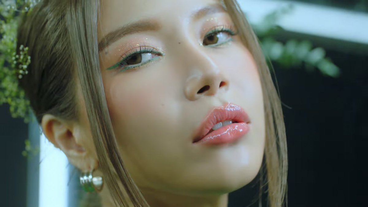 jaysnim's tweet image. WHAT