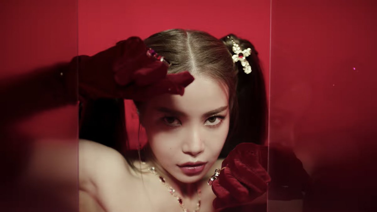 jaysnim's tweet image. WHAT