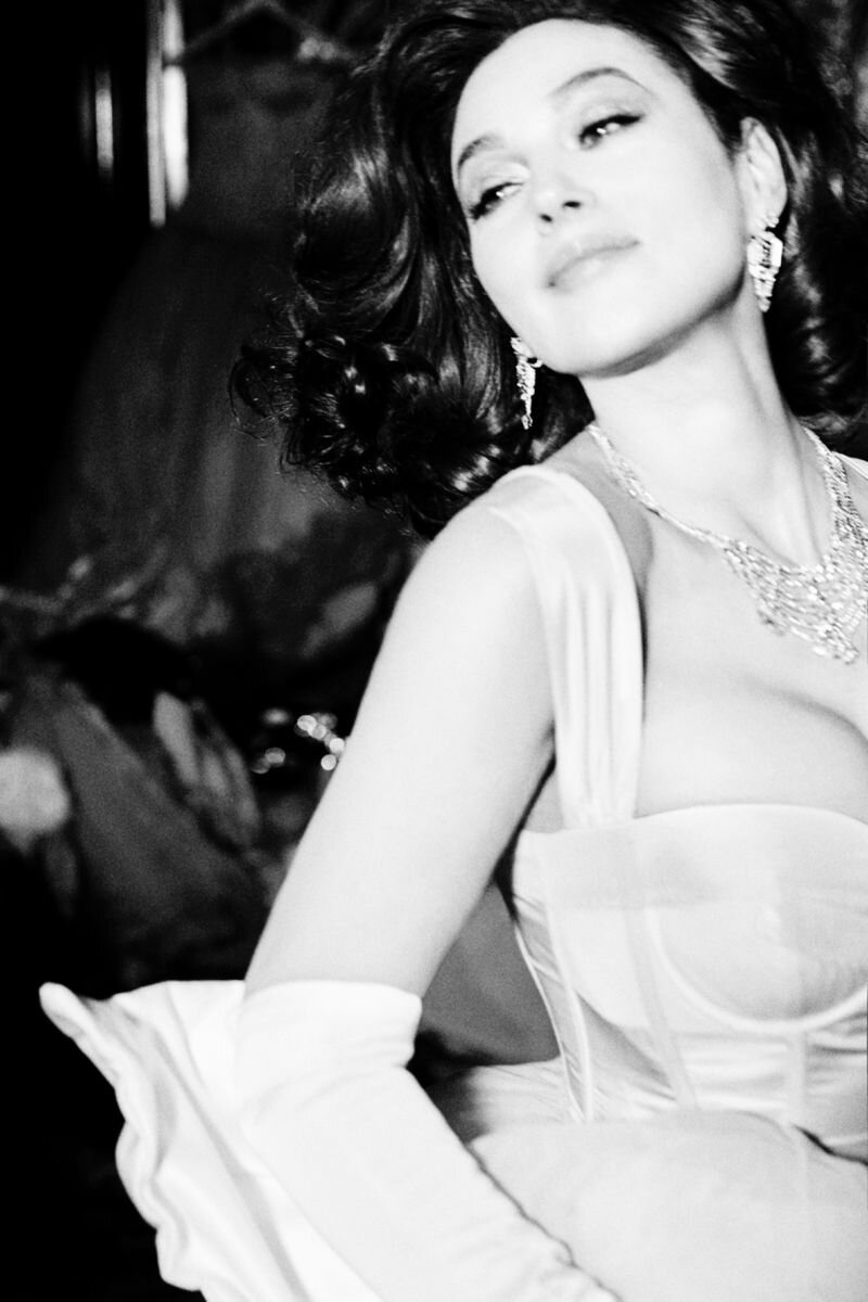 «Красота для женщины становится проблемой только в двух случаях: когда её нет и когда нет ничего, кроме красоты». 
 
— Моника Беллуччи