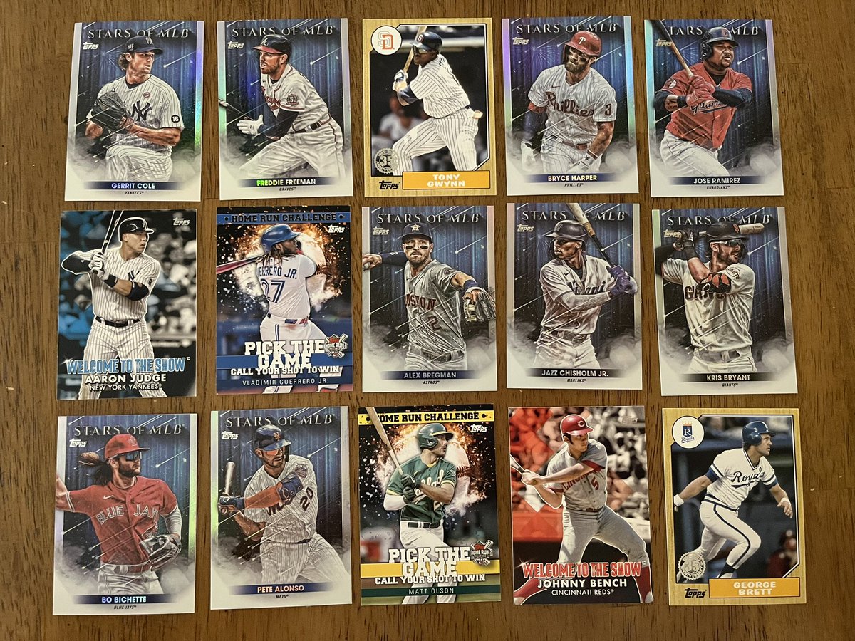 $2 each
Gerrit Cole, Freddie Freeman, Tony Gwynn, Bryce Harper, Devers, Judge WTTS, Vlad HRC, Bregman, Jazz, Kris Bryant, Bo, Pete Alonso, Matt Olson HRC, Johnny Bench, George Brett!
$1 for PWE, $4 for bent
@HobbyConnector https://t.co/kQvvI18FrN