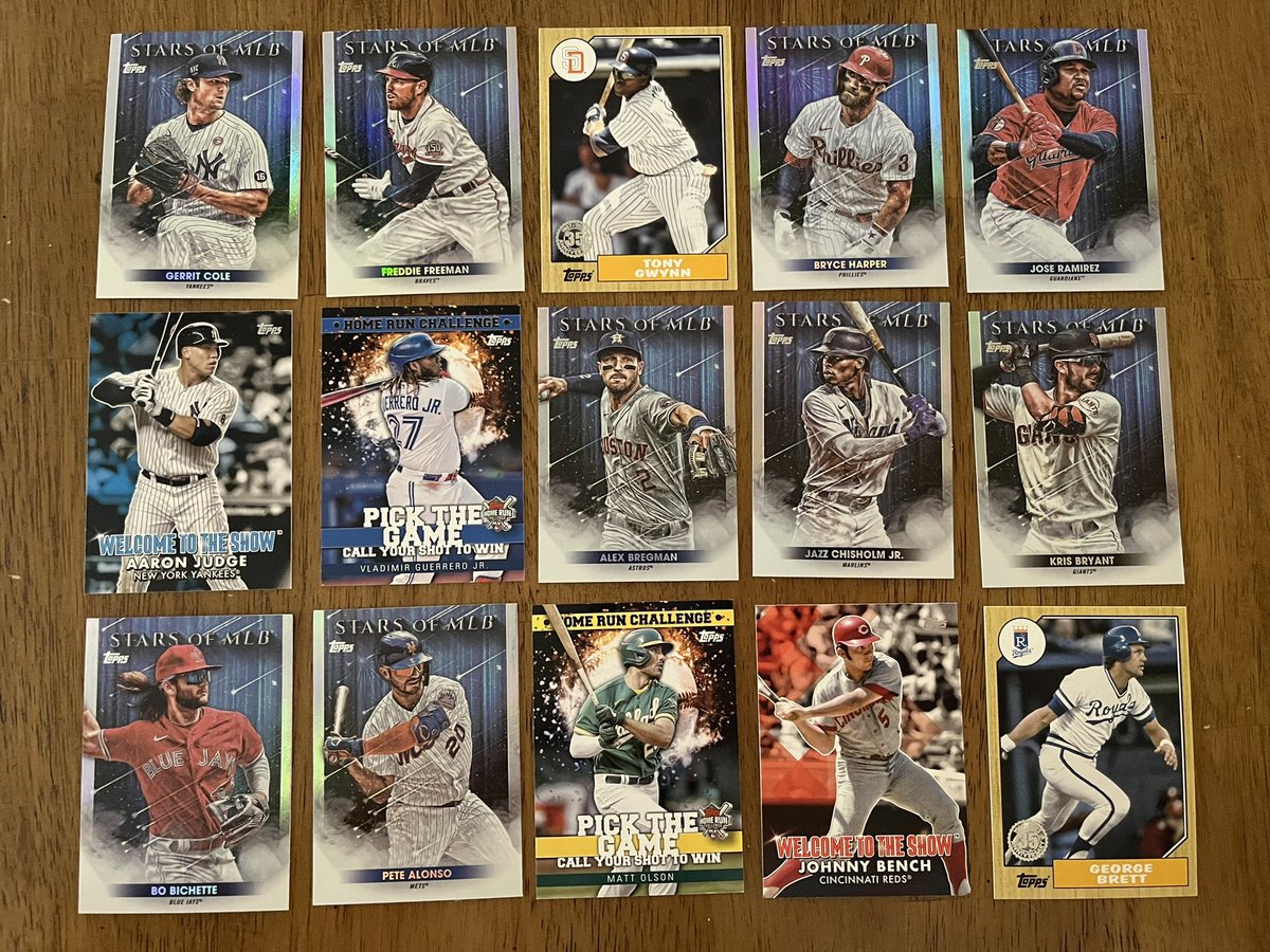 $2 each
Gerrit Cole, Freddie Freeman, Tony Gwynn, Bryce Harper, Devers, Judge WTTS, Vlad HRC, Bregman, Jazz, Kris Bryant, Bo, Pete Alonso, Matt Olson HRC, Johnny Bench, George Brett!

$1 for PWE, $4 for bent 

@HobbyConnector https://t.co/kQvvI18FrN