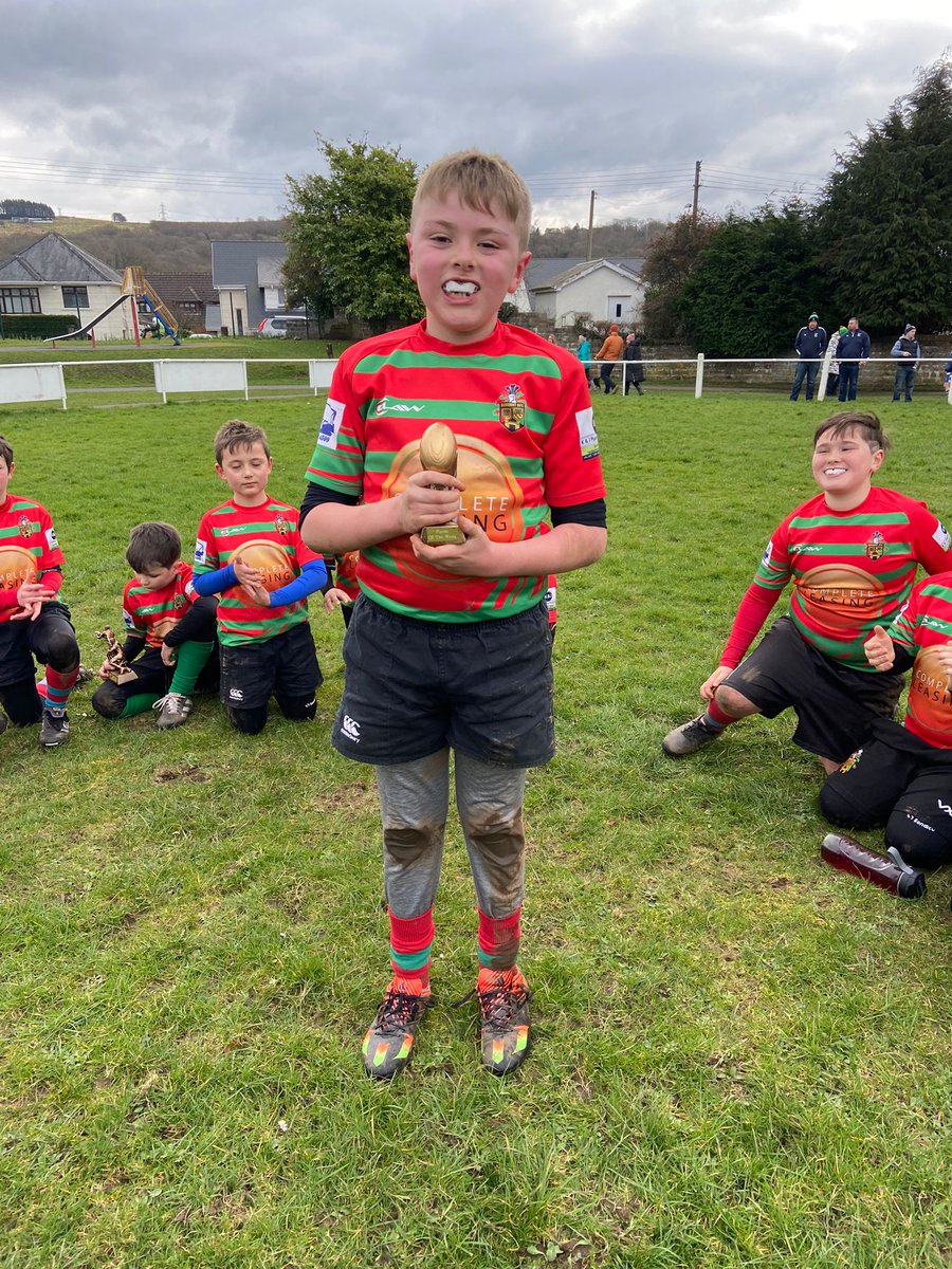DunvantU10s's tweet photo. Taking home the trophies 🏆 🏆🏆 this week are 🥁🥁🥁
Noah - Best Tackle 🏉🏉🏉
Sam and Brady - Player of Match and Player of the week. Well done! Well deserved! Excellent skills! 🏉
#Rugby #dunvantrfc #eggshapedball #dunvantfamily #playerofmatch #Besttackle #grassrootsrugby https://t.co/BO9sVmisIc