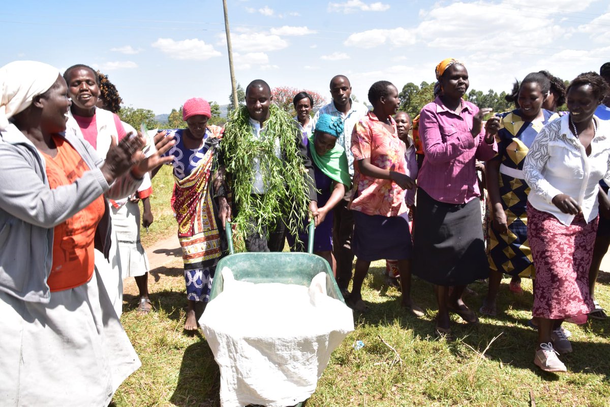 TruthPatrol254's tweet photo. Hon Speaker Joshua Kiptoo @kiptoojoshua8 addressing residents of Kamboga Village/ sarora in an overwhelming declaration to support his bid for governoship. Kipkaren Ward, Mosop subcounty.

#Hustlers
#NandiKwanza
#FixNandi
Naet ak Imanda https://t.co/vjkS0FSh9I