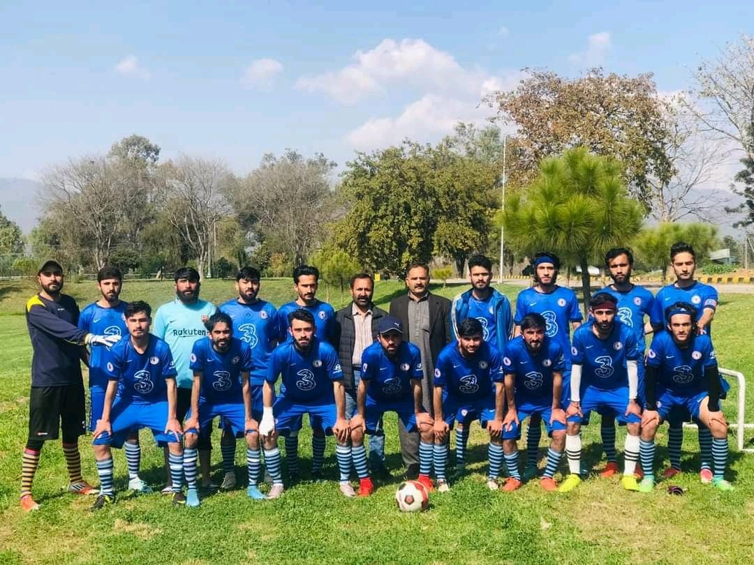 DPISKIU's tweet photo. Alhamdullilah krumians beat Quaid-e-azam university team today (2:1) in National inter university football championship Pakistan and qualify for final match.
Good luck for Final match ❤.

#QuaidEAzamUniversity #football #KIU https://t.co/7VGe8anoiU