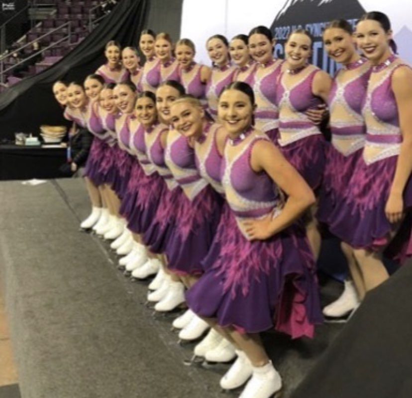 YOUR 2022 US SYNCHRONIZED SKATING COLLEGIATE CHAMPIONS!! 🥇🏆🙌❤️ 

📕- bit.ly/35stUsF

#RiseUpRedHawks #LoveAndHonor #GraduatingChampions