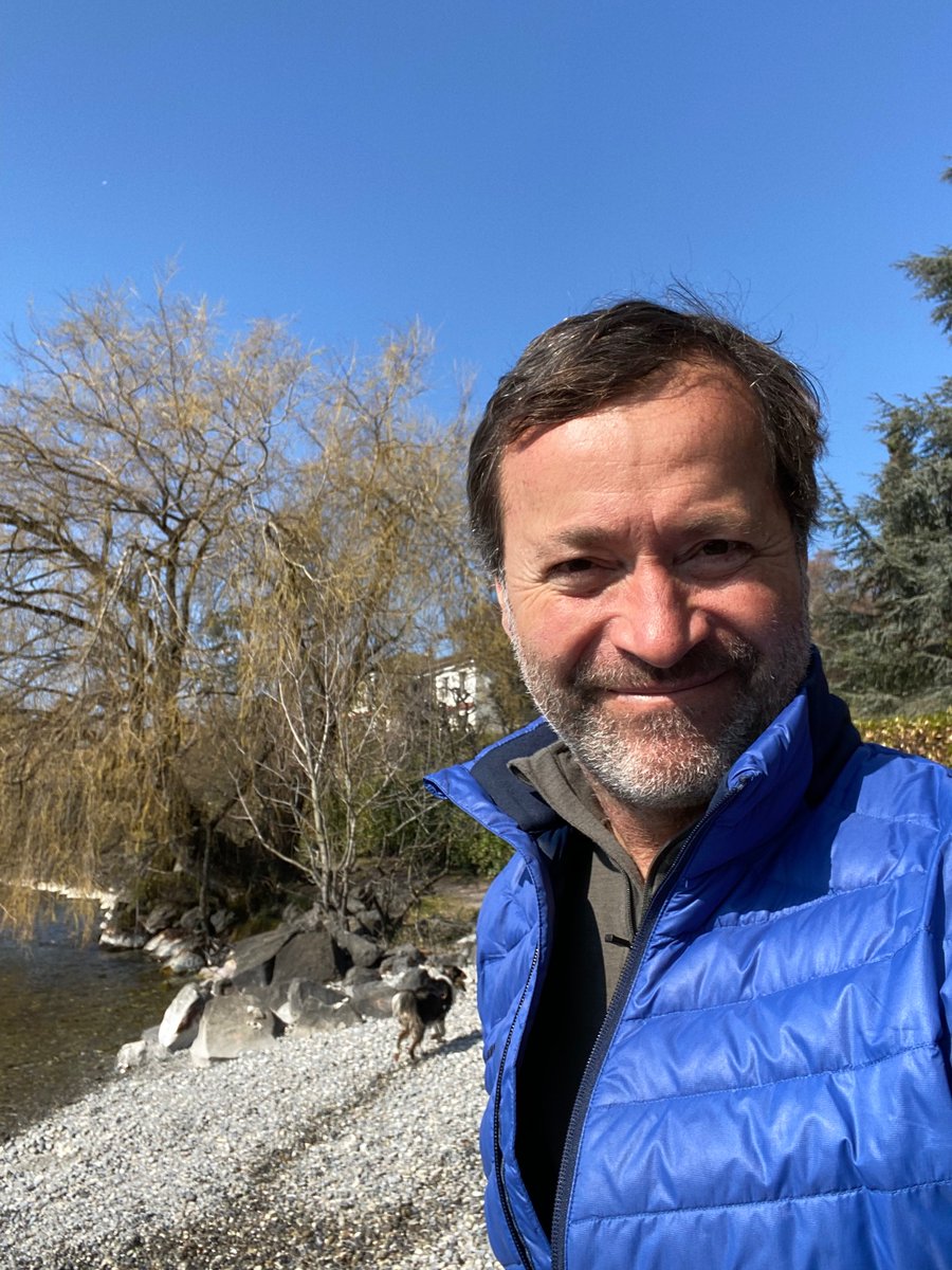 johnstontony's tweet photo. Sunday. 25,000 steps. Lakeside #Rivaz #Dezaley #Lavaux #Switzerland #Suisse https://t.co/3V2BtWp0jh