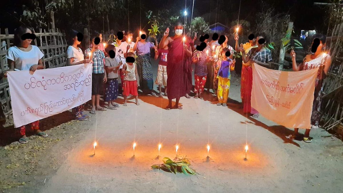 Treza992's tweet photo. Despite having difficulties, the Pyigyitakun’s night strike led by a monk who is charged under section 505 (A) , was continued successfully today.   #MassacreInMyanmarByJunta #2022Mar6Coup #WhatsHappeningInMyanmar https://t.co/JRj28ATR4R