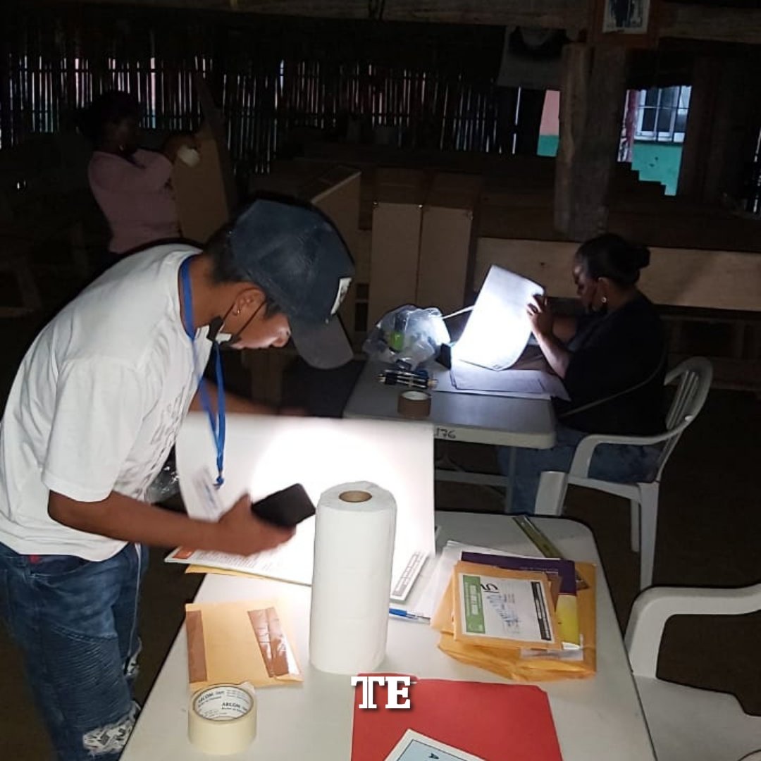tepanama's tweet photo. Se realiza de manera regular, las votaciones de las Elecciones internas 🗳️ del partido Panameñista en la comarca Guna Yala.  #TribunalContigo✅ https://t.co/4d0J7YXwnj