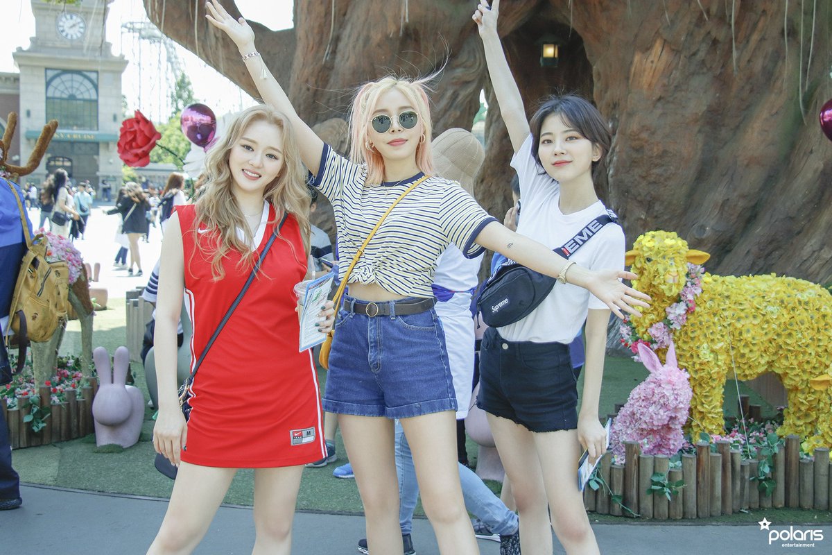 ZUNYSPACE's tweet photo. happy 9 years for my chosen family!! i still can't believe in how fast the time flies. i'm grateful for all the years we spent together, lavelys always will support you! 💜

#9YearsWithLadiesCode https://t.co/RXXQunPF1z
