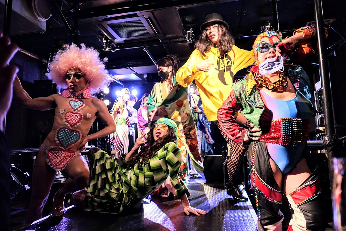 lunglungtata's tweet photo. 毎度のとりあえずの集合写真…て、全然収まらないw
皆様お疲れさまでした～
#MariaLuna
#チャタ
#どくむしゅ
#蜂鳥あみ太=4号＋
#大須賀聡＋
#空中紳士
#結城彩
#オナン・スペルマーメイド
#京子バラッド
#MilahSwallowtail
#極悪いちご団
#エルコ将軍(司会)
#新松戸ロマンス座 Vol.2
#新松戸FIREBIRD https://t.co/Xxl5HNpfLG