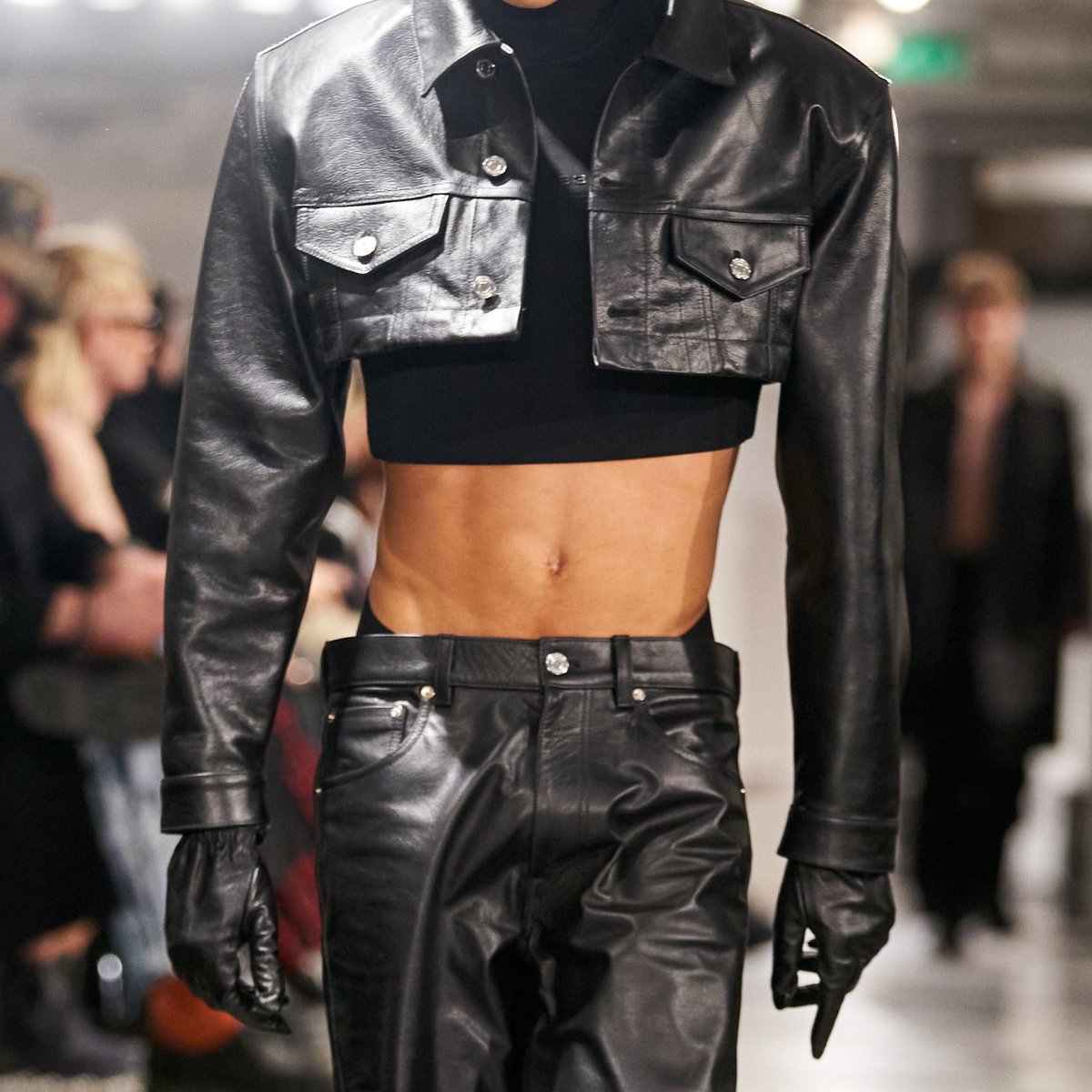 diorangxl's tweet photo. VTMNTS Fall 2022 RTW https://t.co/ZCZsT1j4mf