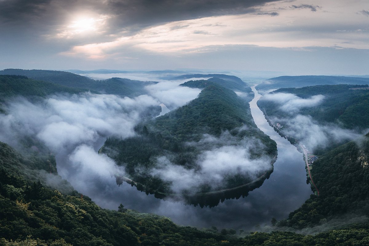 iamarux's tweet photo. A pale sunrise at the Saar bend.

Didn’t feel like posting over the last couple of days, recent events in addition to loads of work in the lab had my mind dwelling on other stuff than social media.. https://t.co/CcdPG7NJWo