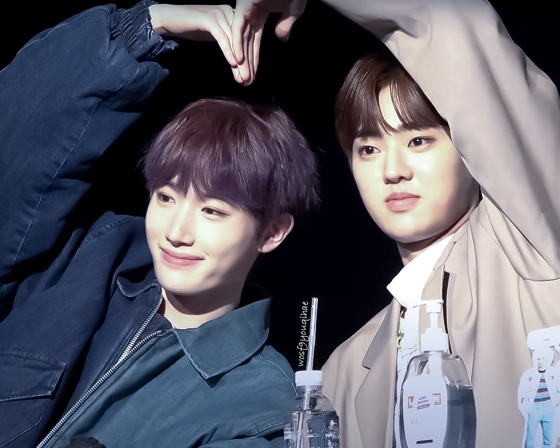 📸 | Hyuk e o Eunchan no fansign de hoje.

Cr: wosf9youqihae

#혁 #HYUK #TPST #TEMPEST #템페스트 <a href="/TPST__official/">TEMPEST</a>