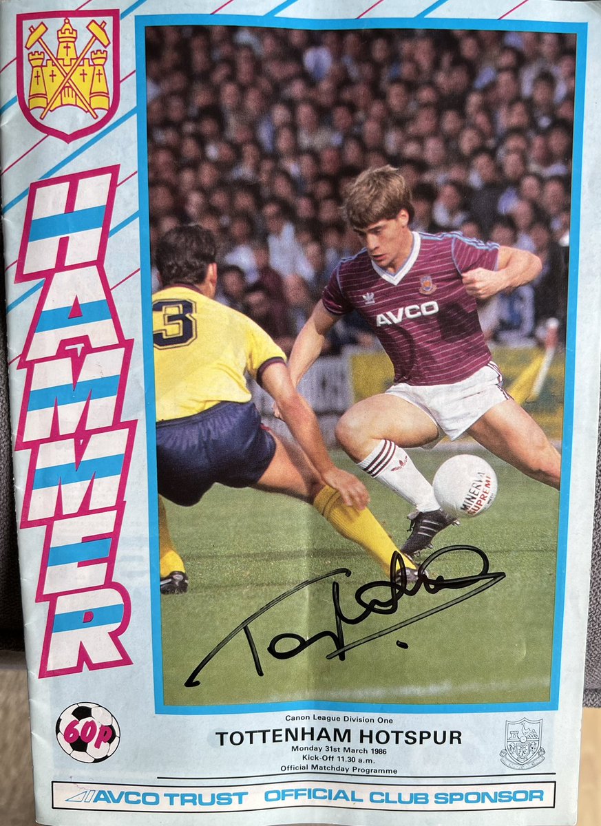 themacka71's tweet photo. Thanks @TonyCottee9 for the tour today, we had a great time! Thanks for signing my programme from 86!  COYI ⚒ https://t.co/XbUlLXc8Ag