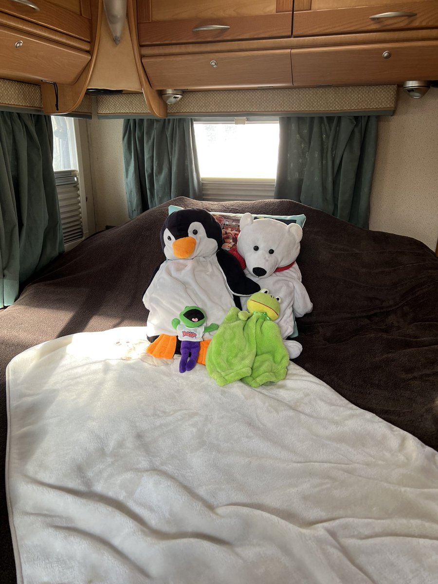 snatlock's tweet photo. Camper bed all aired and made ready for first ten tors training camp. https://t.co/S2owMI0gmV