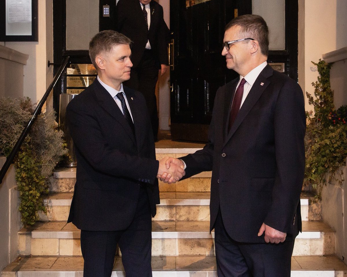 Glad to be present at <a href="/ognisko_polskie/">Ognisko Polskie</a> for a show of solidarity with Ukraine. Great opportunity for #PolesinUK to reaffirm support for 🇺🇦, both financially &amp; morally. Amb <a href="/VPrystaiko/">Vadym Prystaiko</a>, <a href="/UkrEmbLondon/">Embassy of Ukraine to the UK</a> &amp; the whole of Ukraine – we are with you. #StandWithUkraine #SolidarityWithUkraine