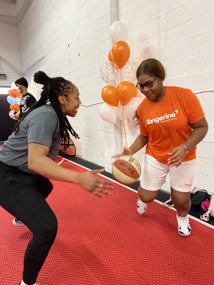 LadyBallersCamp's tweet photo. Today we are celebrating #IWD with @TangerineBank #trangerineprojectforward https://t.co/hEqlIV2sIU