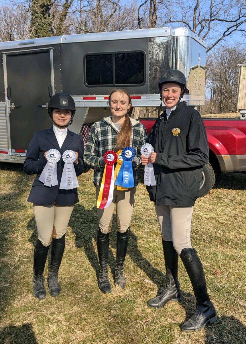 Our girls had a great day yesterday showing and hosting! Megan Jones and Lila Marino both qualified for regionals, and Megan got Reserve High Point Rider!🥳

Thank you to our alums and everyone who showed up and helped us have such a successful and smooth day! 🖤💛