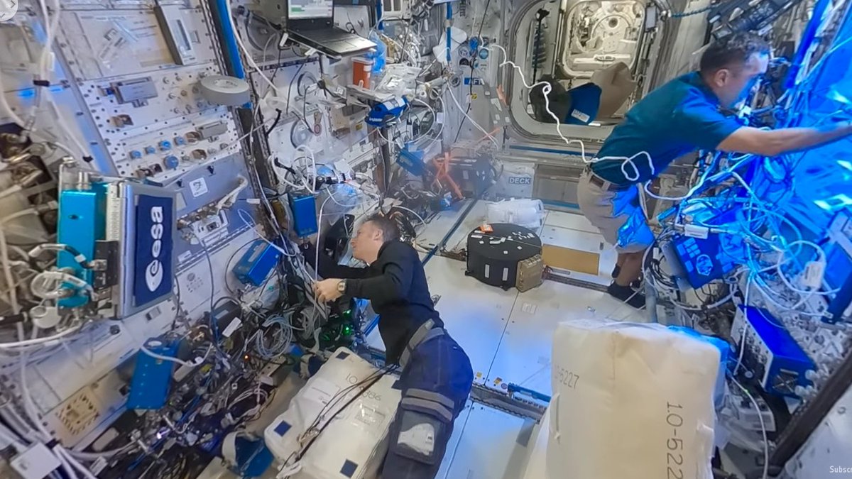 TheMaurerCrew's tweet photo. 🇩🇪 Die #CosmicKiss-#WocheInBildern: 
Augenuntersuchungen, Blicke auf #München, Installieren eines Luftqualitätüberwachungssystems und ein 360°-Video vom Installieren des #Fluidics-Experiment: https://t.co/LDqr8mvpzu 
#Exp66 #Crew3 #GoMatthias 
Bilder: #ESA #NASA @astro_matthias https://t.co/bv2vzzpchE