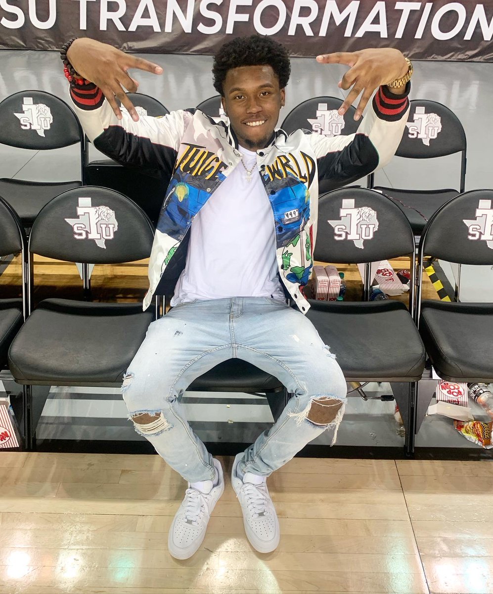 LBledsoe_'s tweet photo. #Ripjuiceworld ๐๐พ๐ https://t.co/9ugZTASkRb