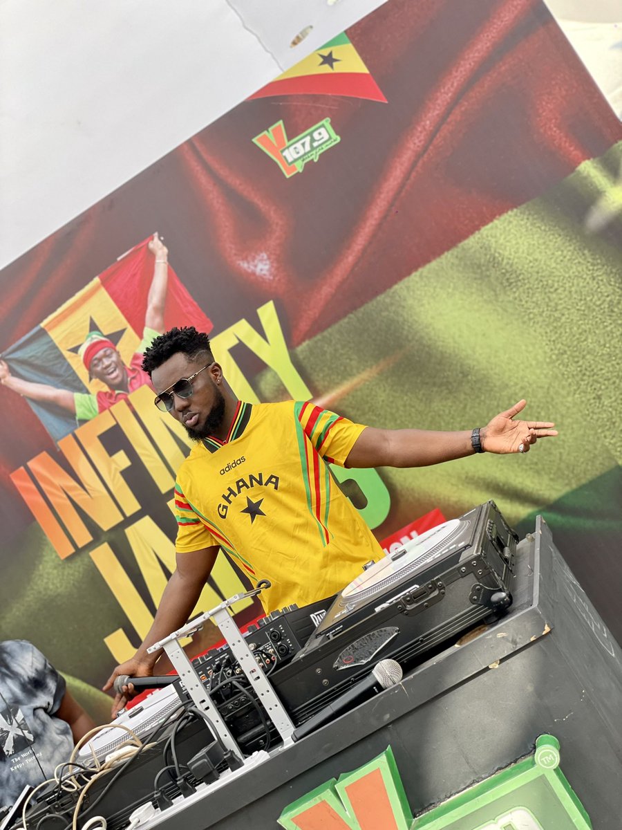 KojoManuel's tweet image. Happy Independence my people 🇬🇭 

Tune in to @Y1079FM now.
#InfinityJam from now till midnight 🔥
