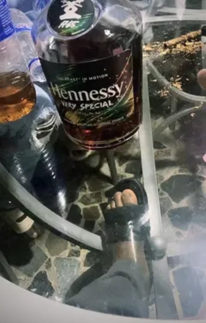 Lee03Teekay's tweet photo. Stay high and stay on the slummin 💯 https://t.co/c8vcIWBj4d