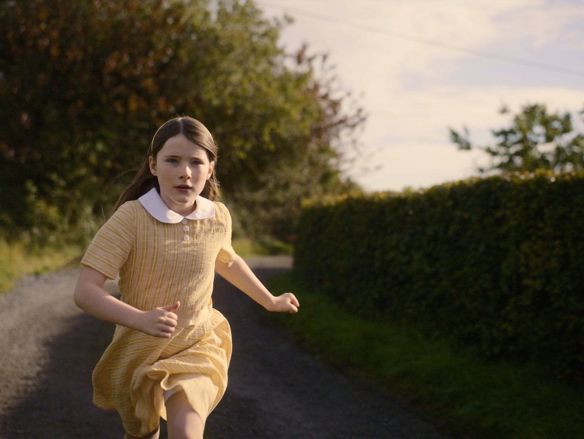 TG4TV's tweet photo. 🥳🎊Comhghairdeas mór le @quietgirlfilm. 

Bronnadh an ‘Scannán Éireannach is Fearr’ ar an scannán inniu ag gradaim #VMDIFF22 #DIFF22 https://t.co/uDl0soiBRv