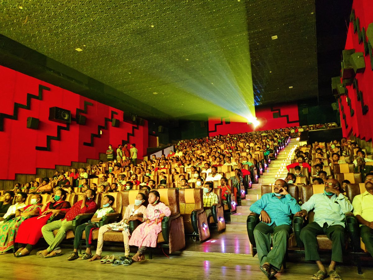 MariyamCinemas's tweet photo. 🔥 Picture Speaks🏍🔊 Experience the 🎟Power of Valimai With 4K Visuals and 🎞Dolby 7.1 Surrounds  #VALIMAIRuling2ndWeekend #ValimaiBlockbuster @MariyamCinemas https://t.co/hFrmay8pIw