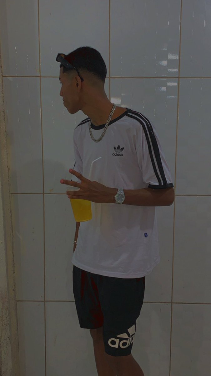 FBBruyne_17's tweet photo. Era Um Jovem Tralha e Agora Eu Sou Um Tralha Chique🥋👋🏾 https://t.co/BF2P56TmIC