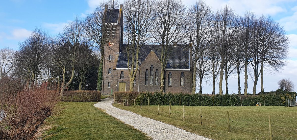 aabuwalda's tweet photo. Toch wel een pareltje hoor, deze jugendstil kerk in #Slappeterp.
Gebouwd in 1926, ontwerp van Hendrik H. Kramer. https://t.co/3hxtA35SZ2