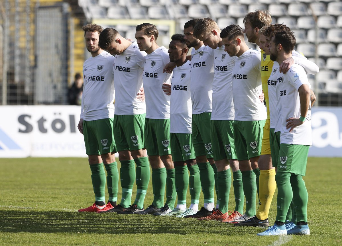 Preussen06's tweet photo. 📄 Späte Antwort auf den frühen Schock: Der Spielbericht zum 1:1-Unentschieden beim @WuppertalerSV ⚫️⚪️💚 #WSVSCP #scp0
___
https://t.co/rZyeSK91uD https://t.co/FS4yF8kKZ4
