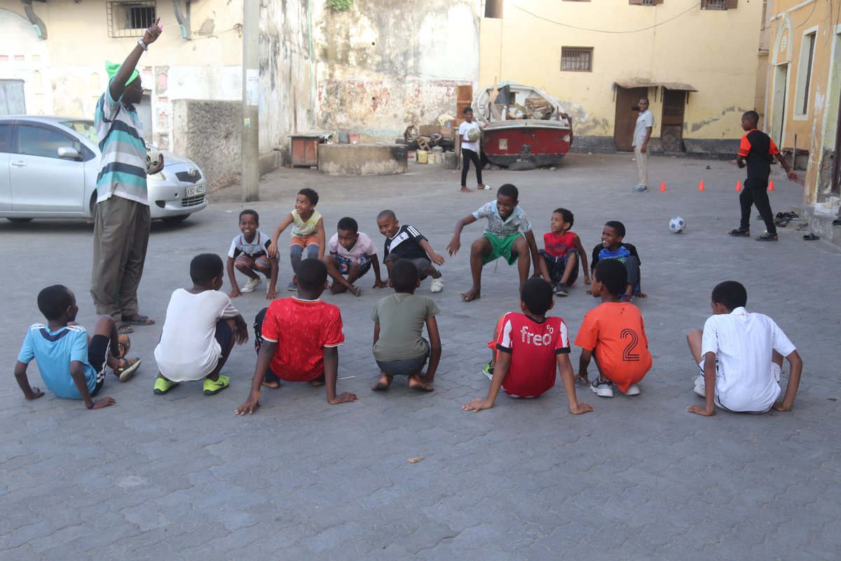 ShakirinaYouth's tweet photo. Sports can be a vehicle to increase young people's resilience to crime, violence and drug use #JibebeNaSoka
#SheRACE
@MuslimCharityUK
@SFCG_Kenya
@yadeneastafric https://t.co/7AsoWLfH7c