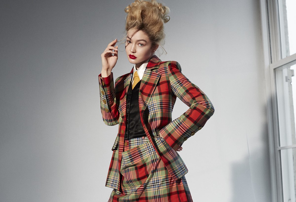 GigiHadidLately's tweet photo. Gigi Hadid for CR fashion book. Issue 20, Photographed by Arthur Elgort. https://t.co/SEYLtuK1LP