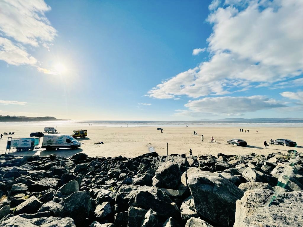 Metham95's tweet photo. Beautiful day for a surf yesterday in Rossnowlagh 💙 #donegal #surf #trogtrips https://t.co/9BwSUOdCCT