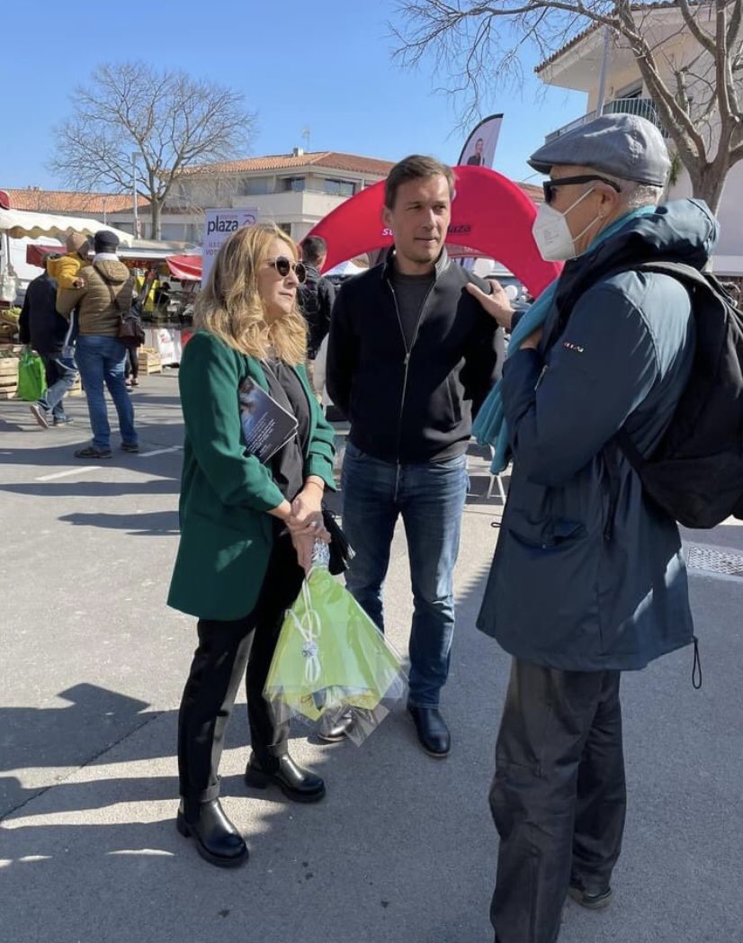 jeunesmacron34's tweet photo. 🗣Ce matin, opération tractage pour les #JAM34 sur le marché de Lattes en présence de @MIRALLESMP
L’ occasion pour nous d’échanger sur le bilan d'@emmanuelmacron #avecvous.
#EmmanuelMacronAvecVous #Hérault https://t.co/6pv1yNFWwJ