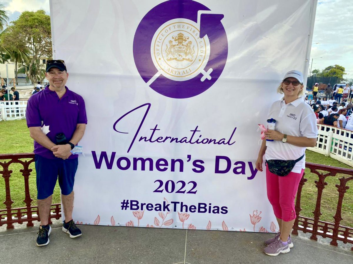 1/2 High Commissioner @MK_Berman & his wife Mrs. Allison Berman participated in First Lady @aryaaligy’s International Women's Day walk this morning as Canada & other partners committed to continuing to work together to #breakthebias …