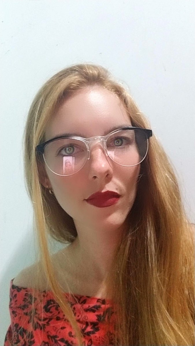 LinetOlmo's tweet photo. Yo enamorado a mi esposo: 
Soy todo lo que buscas pero con miopía 🤓
.
.
. https://t.co/f4ab8rrfqu