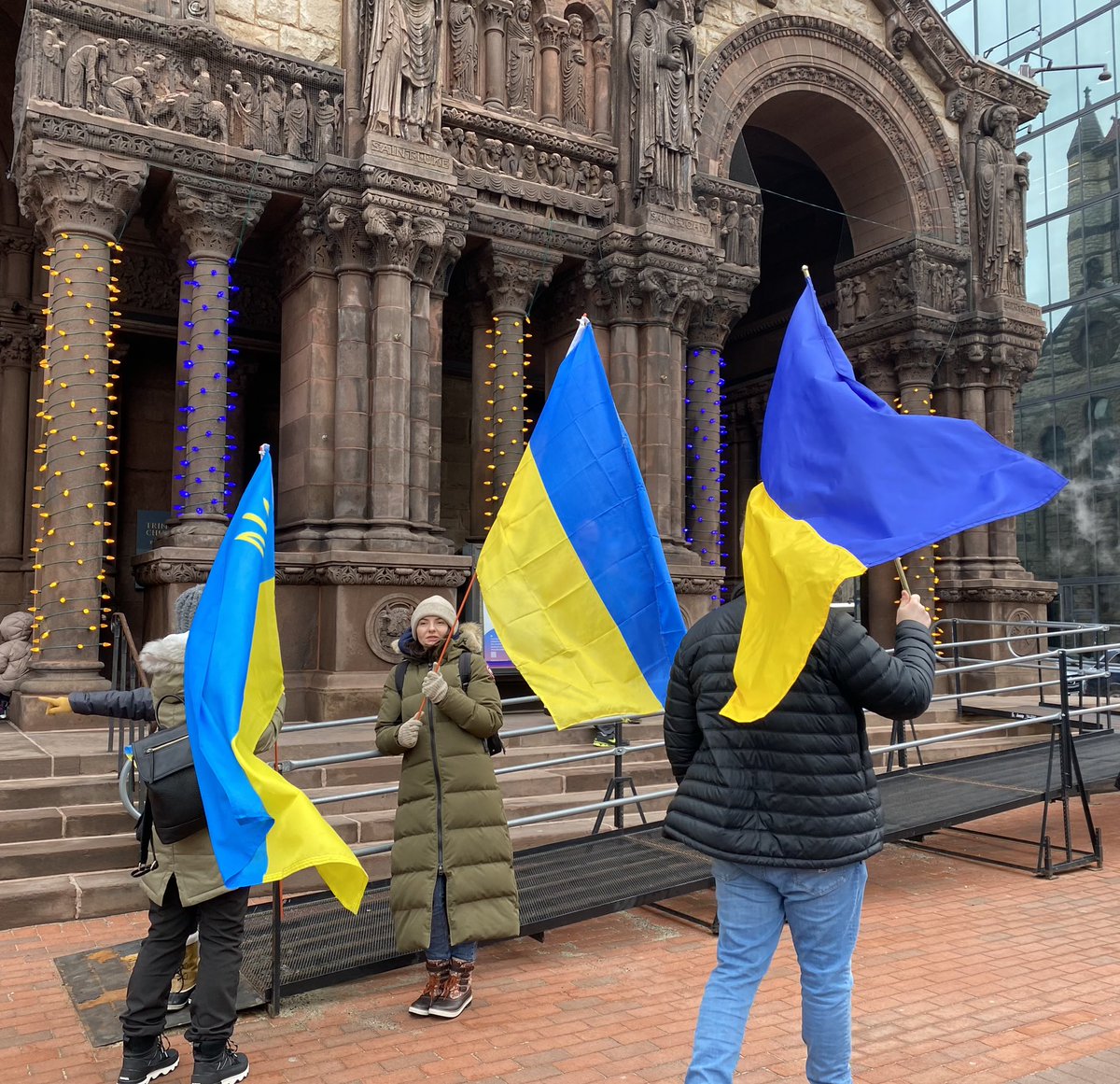 wbzSausville's tweet photo. The #SupportUkraine march from Copley Square to the Parkman Bandstand on the Common is expected to start at 11:30. Then the rally organized by @uccnorg against the #Russian invasion of #Ukraine. @wbznewsradio https://t.co/xu0ANvfCR2
