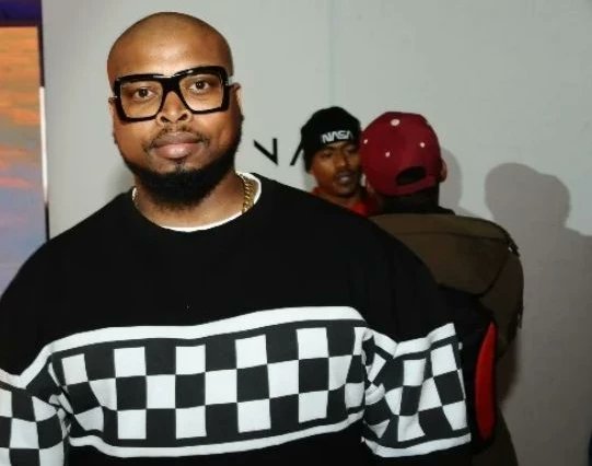 EpicEye1's tweet photo. @DjDimplez R. I. P big brother lala ngokuthula .. https://t.co/4IloxIg8Ow