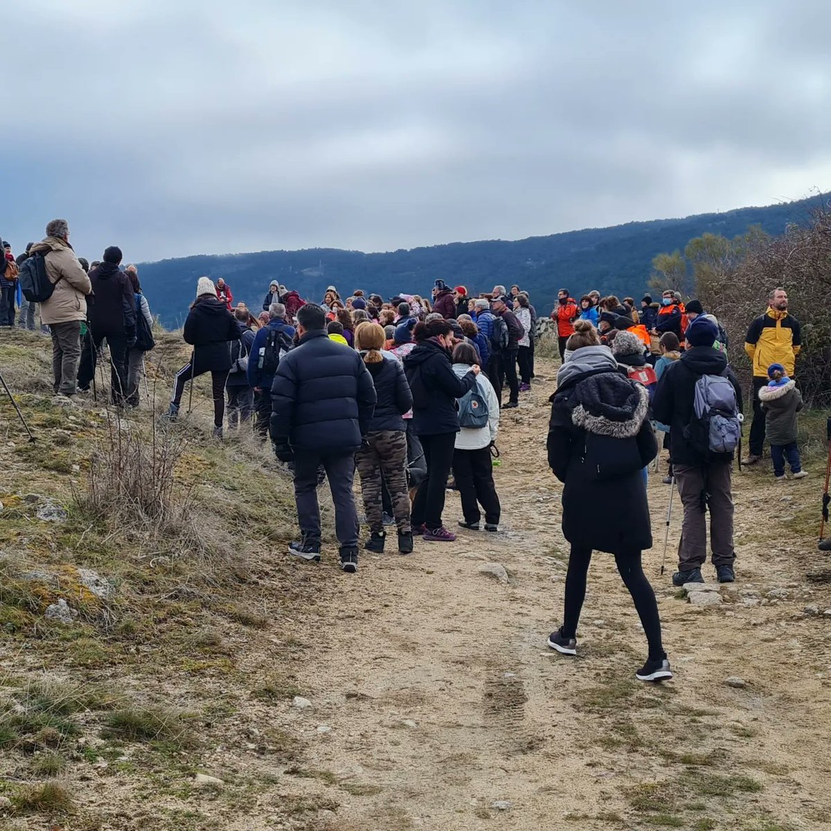 En la mañana de hoy, nueve voluntarios hemos estado cubriendo en La Garganta, la marcha de Los Gabarreros.
Finalizamos preventivo sin ninguna incidencia y agradecemos a nuestros compañeros su gran trabajo de hoy
#LasProtesCuentan
#PorUnEspinarSeguro