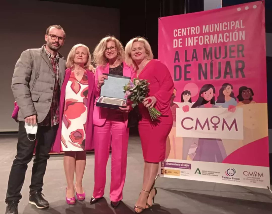 biosabor_agro's tweet photo. El @ayto_nijar celebró ayer la VII Gala de Reconocimientos a la #Mujer #Nijareña
@biosabor_agro nos sentimos orgullosos de que la galardonada en la categoría de "Labor Agrícola" sea nuestra compañera Ángeles López Gutiérrez quien lleva media vida trabajando en este sector
 primer https://t.co/V0aO8F6iwT