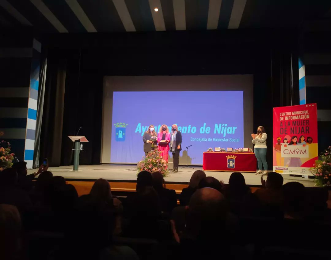 El @ayto_nijar celebró ayer la VII Gala de Reconocimientos a la #Mujer #Nijareña
<a href="/biosabor_agro/">BioSabor</a> nos sentimos orgullosos de que la galardonada en la categoría de "Labor Agrícola" sea nuestra compañera Ángeles López Gutiérrez quien lleva media vida trabajando en este sector
 primer