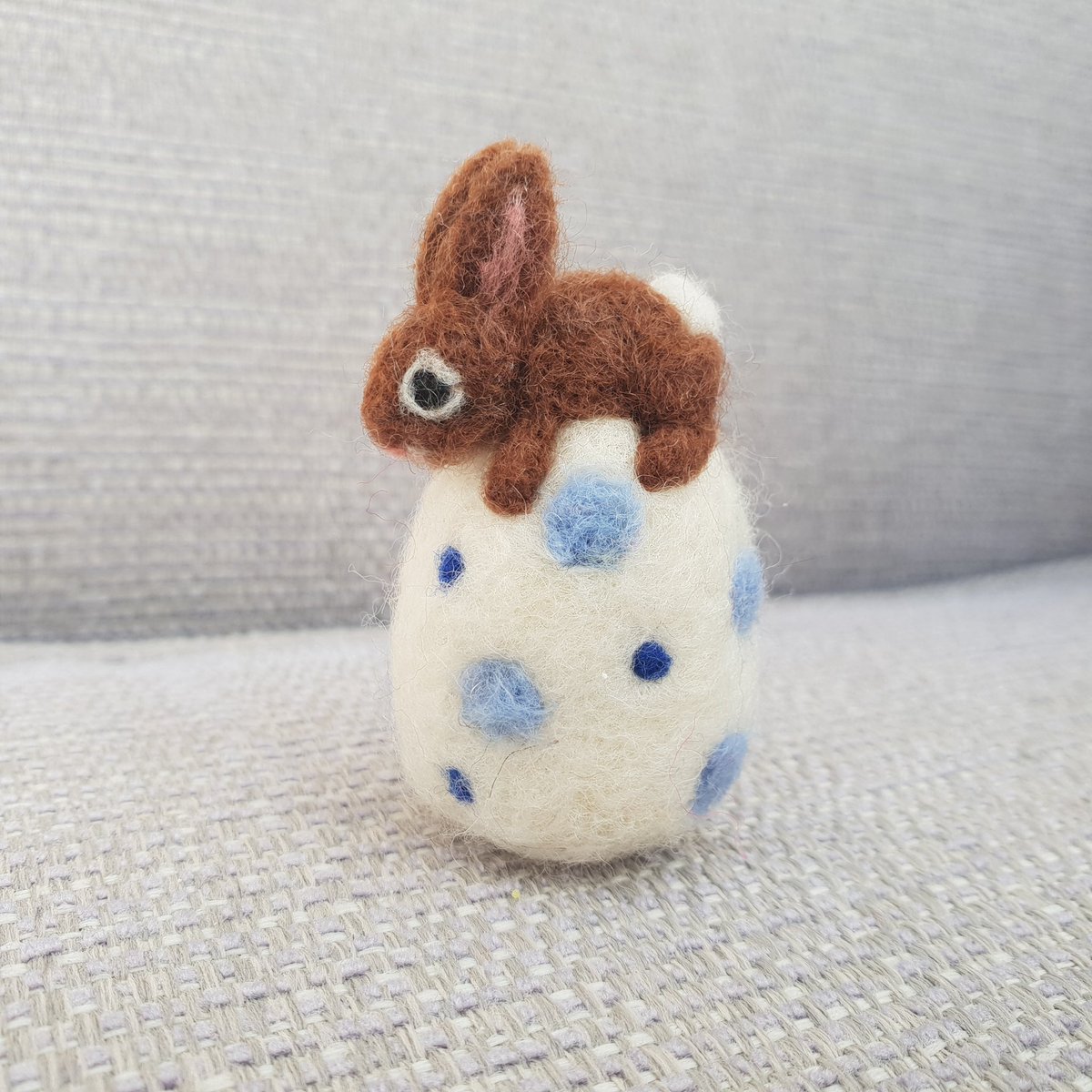 RockingFelter's tweet photo. Hello!

I’d love to know if you have a favourite? These beautiful felted Bunnies are now available to adopt! Thank you ❤️

#rabbits #Easter #cute #firsttmaster #etsy https://t.co/qduONngGxT