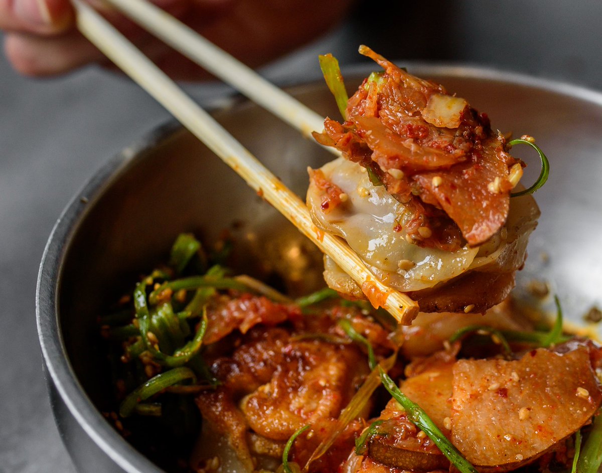 ChikoFRC's tweet photo. #ChiKoDumplingWeek:3/14: Dumpling Tasting Package (Pre-order is now LIVE!); 3/15: Guest Chef Dumpling feat. Chef Henji Cheung from Queen’s English; 3/16: Dumpling of the World (Ukrainian Dumpling w/ proceeds going to World Central Kitchen); 3/17: DUMPLING HH KICK-OFF! #MyChiKo https://t.co/60SsRkZDBQ