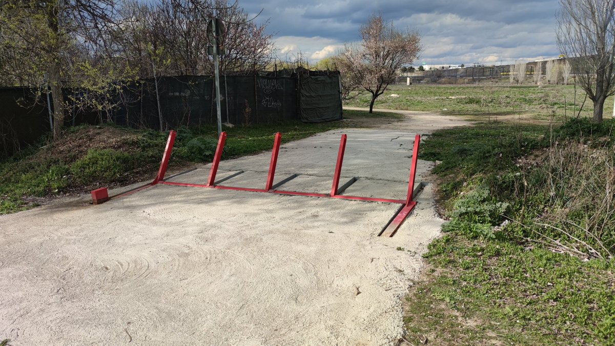 mejorporcalzada's tweet photo. Este filtro parece efectivo contra los vertidos ilegales en los caminos. https://t.co/9x85LqiZGV