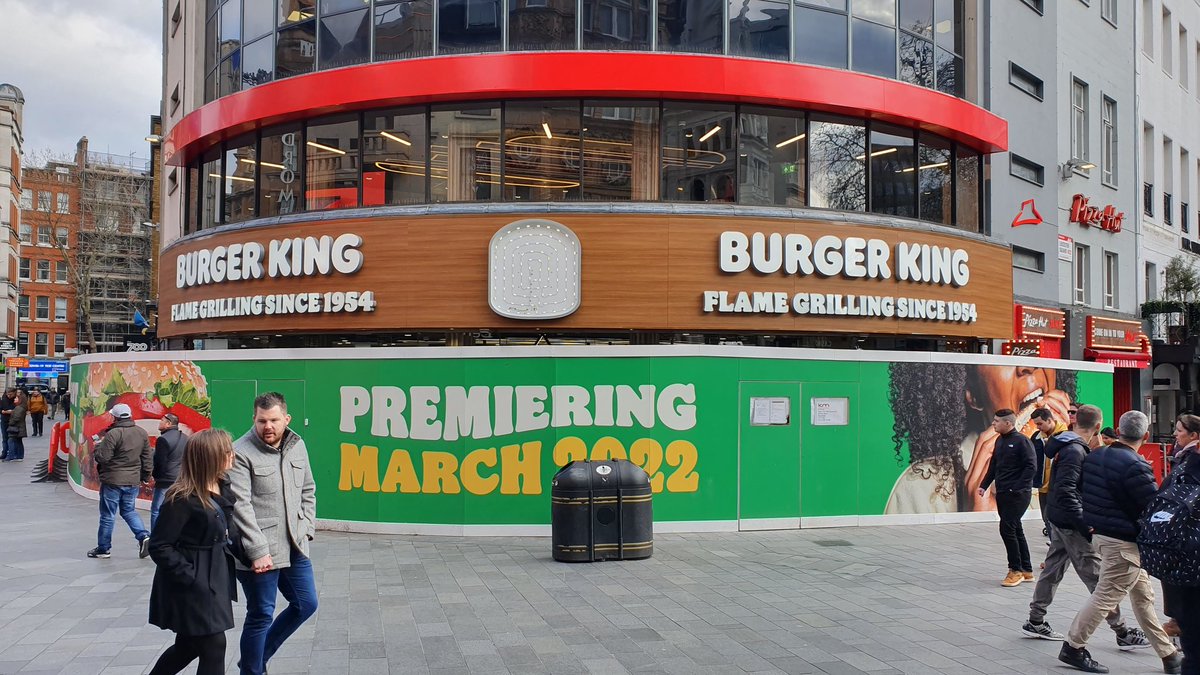 The old Burger King at Leicester Square is about to reopen.

There are several Shake Shacks & Five Guys nearby, plus a GORDON Ramsay burger place 1 minute away. They seem to be trying to use 'heritage' as a way of setting themselves apart. https://t.co/2OBYIBxk0Y