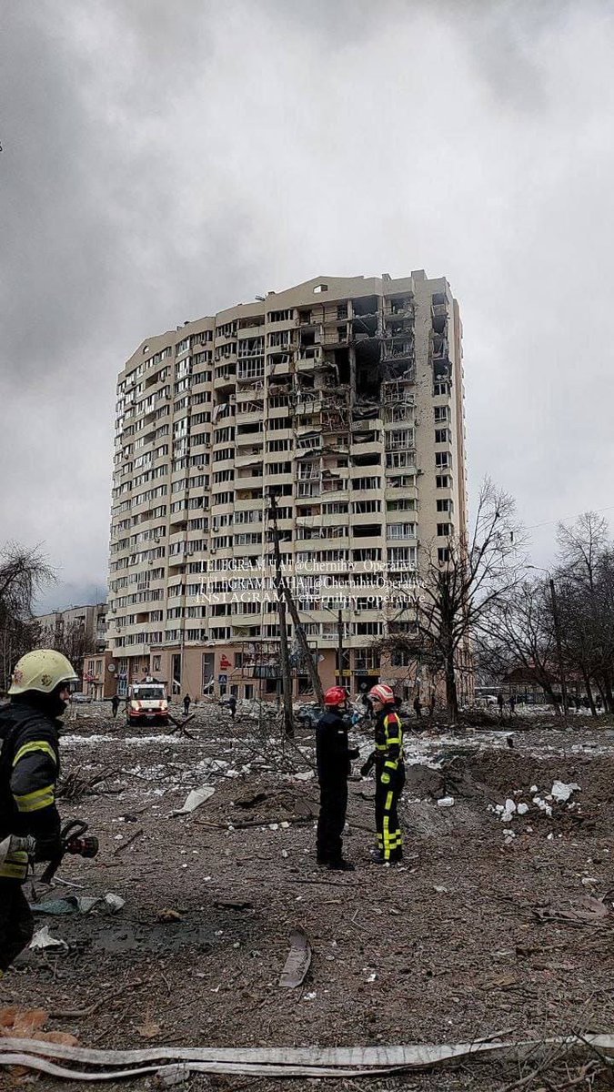 dimasiedykh's tweet photo. @SenAngusKing Ukraine needs weapons and humanitarian assistance to defend against #Putin. Stop innocent civilian deaths. @POTUS, provide #SafeAirliftUkraine #StopPutin https://t.co/GowXR1SukF